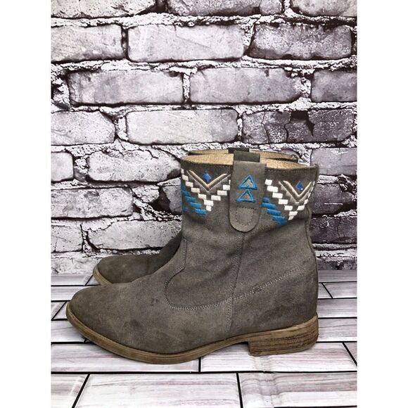 Anthropologie Howsty Gray Suede Western Heel Ankle Boots Women’s Sz 39EU/8.5M US - Picture 8 of 16